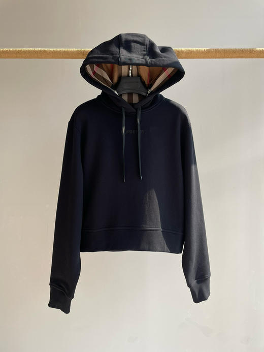 33-11 岁月带不走的衣橱 BB经典纯色 格纹连帽 字母徽标刺绣 小宽松短款 帽衫 卫衣 商品图4