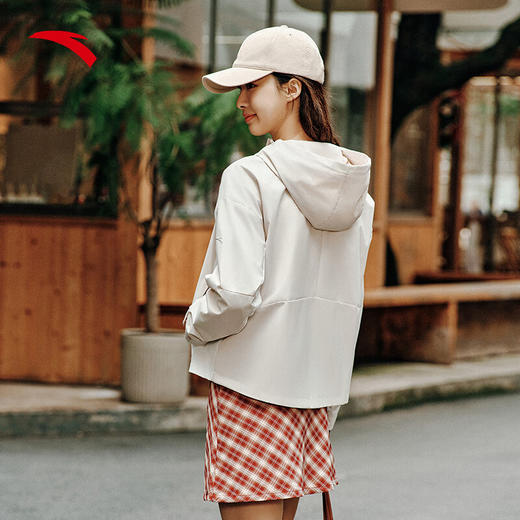 安踏（ANTA）遛弯外套丨防泼水运动夹克女士春季新款宽松梭织上衣162517624S 商品图3