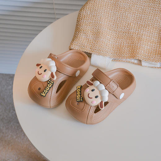 立减15【透气排水洞洞鞋，小羊卡通图案/萌力无限~】儿童夏款包头凉拖鞋 厚底防滑小孩沙滩鞋 可爱卡通小羊洞洞鞋外穿-QQ#异业福利 商品图6
