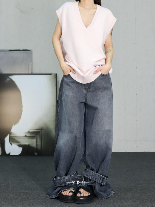 JW Anderson | 粉色“JWA”字母V领针织背心 商品图3