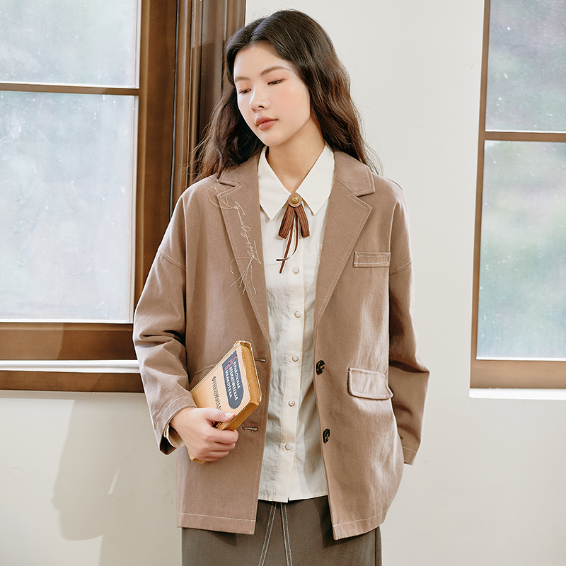 Famecoco范可儿纯棉刺绣落肩西装外套女士宽松直筒通勤咖色西服F225AW009