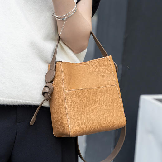 丁摩 真皮水桶包女新款单肩斜挎包百搭大容量女士手提包高级感5ZF-8135 商品图6