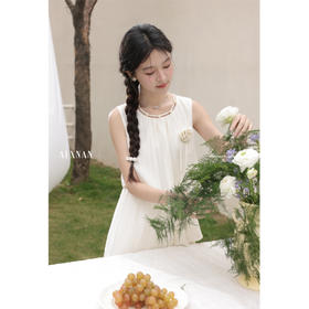 鹿向南「杏花微雨」浅色气质连衣裙女2025春季设计感无袖背心长裙