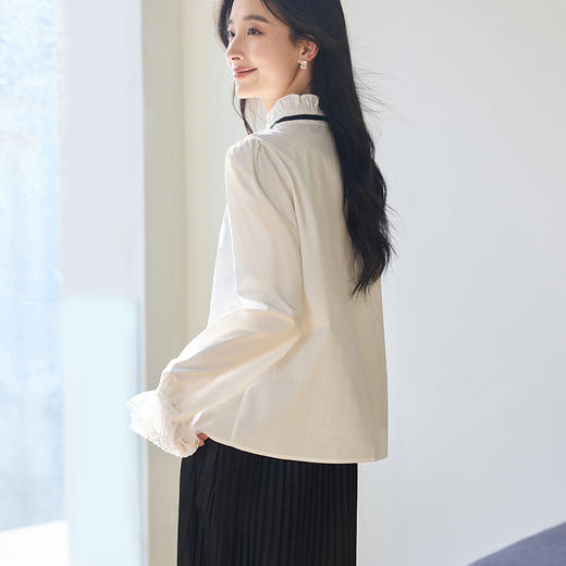 VICTORIA&VERA春季“优雅赴春日”系列全棉亲肤春游日立领黑色绑带蕾丝袖衬衫 商品图7