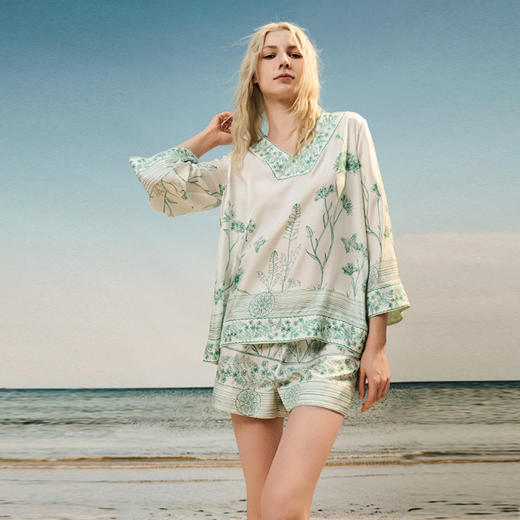 Soloseta女士真丝海边度假风睡衣套装桑蚕丝长袖短裤印花2025年秋 商品图2