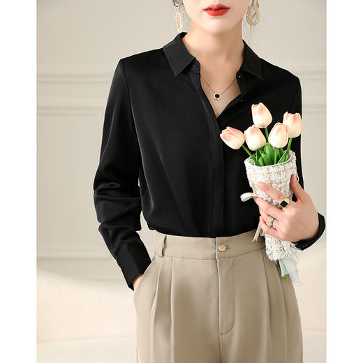 仿丝缎面衬衫 | 莎岚伊陌 女士春秋款翻领正肩显瘦质感职业暗扣上衣 商品图8