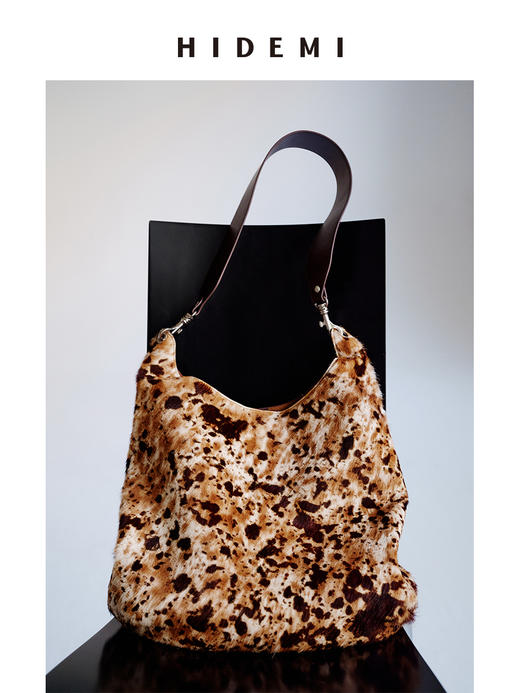 HIDEMI 都市马蹄包系列进口豹纹牛毛进口牛皮宽/窄肩带多种背法大包 豹纹牛毛/卡其色 商品图7
