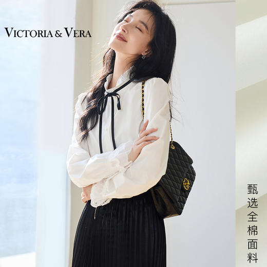 VICTORIA&VERA春季“优雅赴春日”系列全棉亲肤春游日立领黑色绑带蕾丝袖衬衫 商品图0