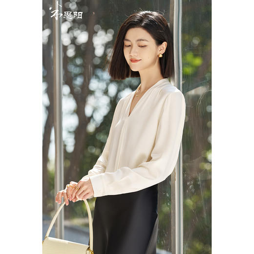 剩M/XXL 轻奢醋酸衬衫 米思阳2026春季新款优雅百搭宽松显白衬衣女5593 商品图1