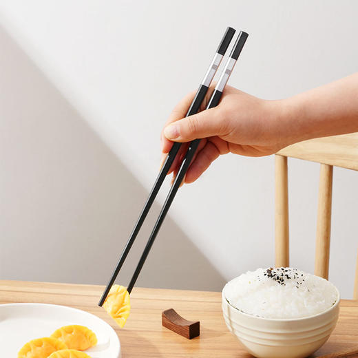 LT10-T2301YC客满多轻奢福韵合金筷十双装（雅黑 商品图5