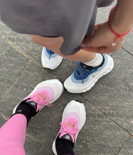 年后发！巨好穿！！强烈推荐【On昂跑×LO*WE罗家联名款户外轻便跑鞋运动鞋】明星同款！男女款都有！认准独家货源❗️出入专柜无压力！上脚显腿长~ 不管休闲还是运动都很百搭 商品图12