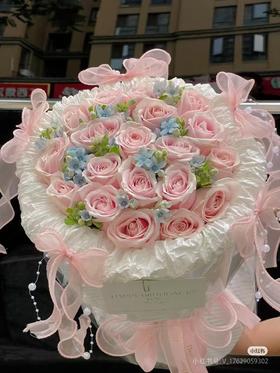 19枝蜜桃雪山玫瑰小香风花束