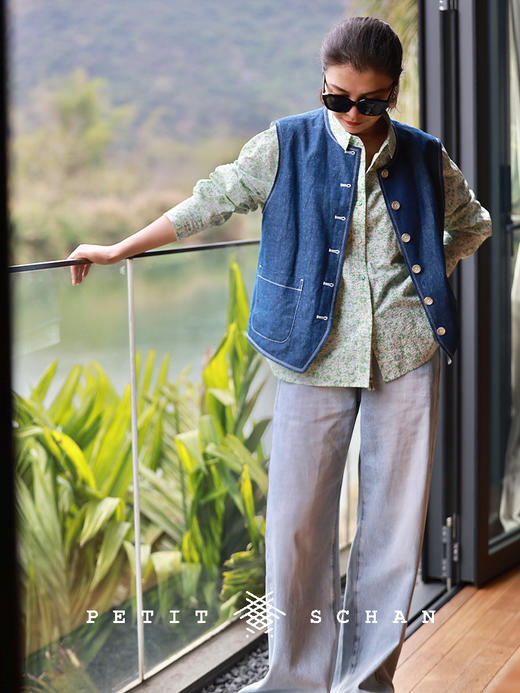 PETIT SCHAN小闪 CLO#744 the whisper of a daisy 雏菊的低语 日本进口纯棉盐缩棉麻雏菊刺绣两面穿马甲 商品图2