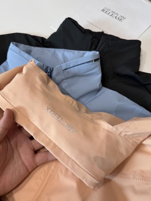 点此购买 始祖鸟春秋季女士户外爬山日常健身休闲旅行外套 bk 310816 商品图13