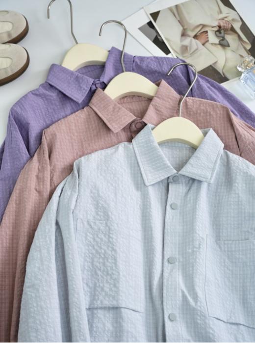 神仙情侣款衬衣❗仅售79/件💰同款官网258💰【斯辰唯佳 情侣多巴胺色系🌈山系泡泡格衬衣E50-G2509】拍照超上镜📸和TA一起甜到炸🔥 商品图2