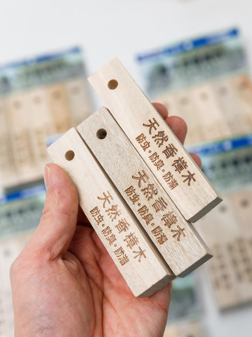 【天然防虫 除臭 防潮】KEYIOW天然香樟木条：🌸 *天然香樟木，出口级品质，木质清香，🌈留香持久怡人不刺激。 🔺 防霉 防潮、防霉、驱虫、⁬除异味，👉一根可以用一年！  商品图4