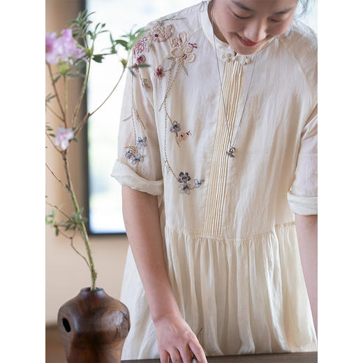 牧衣游原创 手工刺绣苎麻炒色连衣裙新品轻薄文艺气质长裙 清溪 商品图1