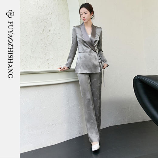 FUYAO扶摇 醋酸缎面时尚套装女2025新款国风交襟西装直筒裤两件套 商品图1