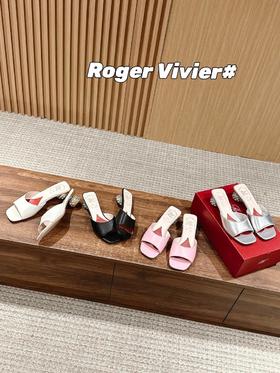 RV罗杰维维亚25春夏新款钻跟拖鞋以质感超强的胎牛皮（HC）
