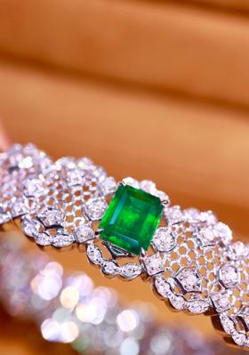 1.13ct刻面祖母绿手镯