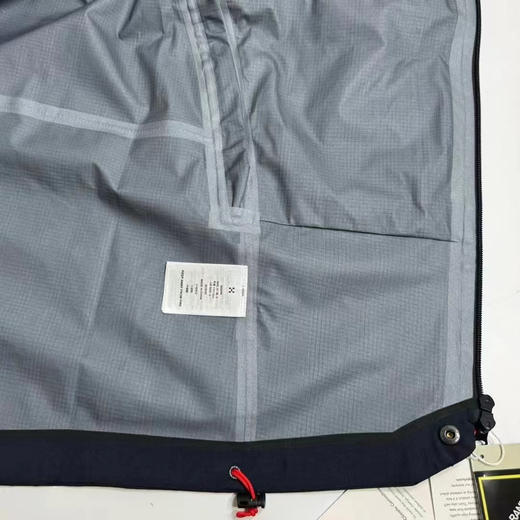 正品火柴户外L.I.M ZT Mountain GTX PRO防风防水硬壳冲锋衣 现全品相，全身压胶，数量不多！专业级别 价格惊喜 错过没有！
尺码：S-XL 商品图7