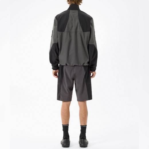 点此购买 始祖鸟春秋季男女款拼色设计连帽防水透气长袖夹克外套 XJ 310977 商品图1