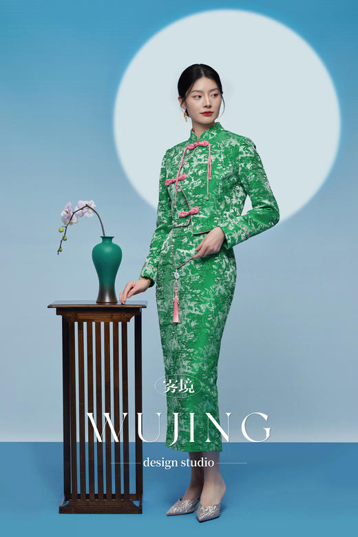 3205103 浮岚暖翠 进口醋酸提花缎外套 雾境 商品图0