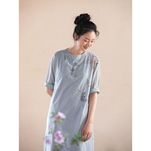 牧衣游原创 手工刺绣100支新疆棉连衣裙轻薄古朴蓝色长裙 闲静时 商品图3