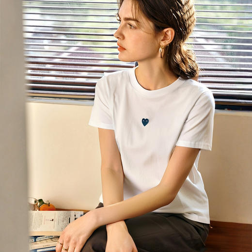 OLrain欧芮儿2025夏新款时尚简约百搭T恤短袖白色爱心纯棉女上衣 商品图3