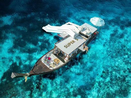 【普吉包船】super-s 长尾船|独家网兜跳台|·玫瑰主题浴缸迎宾酒|饮料|·软饮料|饮用水 |新鲜季节水果|浮潜 商品图1