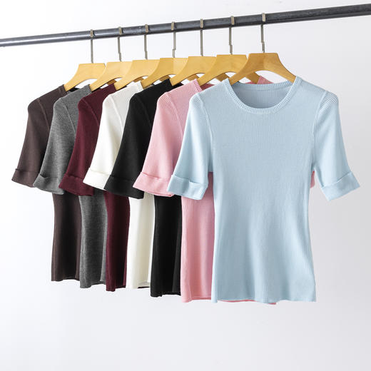 【高品质私服】【扬子精纺羊毛坑条大圆领中袖】德国斯托尔16针细针加工，1X1针织工艺YS88303-CC 商品图1