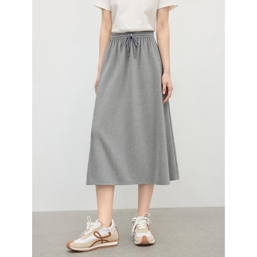 【专属特价】熙世界黑色直筒半身裙女春季2025新款高腰休闲后开叉松紧腰包臀裙 商品图4