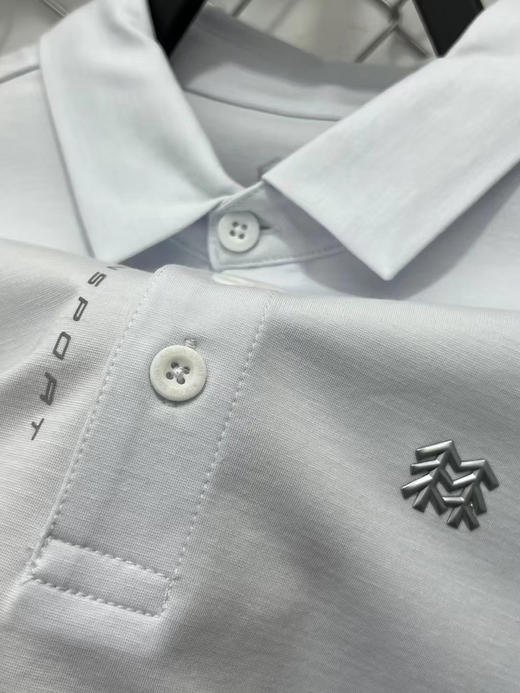 正品可隆KOLON男士凉感POLO衫，面料透气柔软有弹力，高端系列 丝滑质感 胸前字母反光设计 商务休闲均可 。三个色 商品图3