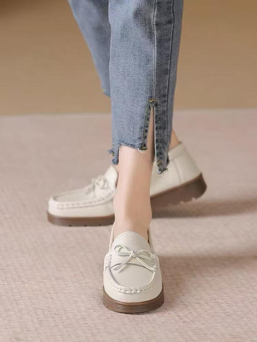 女神节福利秒杀‼️ 还是咱们好评百丽代工厂的货！！ 外贸订单多余出！ 全真皮！！ 品质非常软！ 橡胶大底！非常软！这个价格 真的没得挑！！ 
👉颜色： 米色/黑色 商品图1