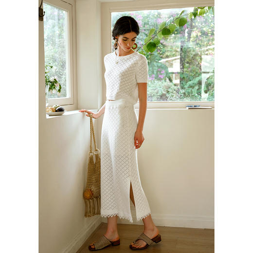 OLrain欧芮儿2025年春夏季新款白色法式镂空设计感毛针织裙两件套 商品图1