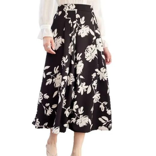 全新升级【铂金会员146/天猫199/差价53】(10942) 洛诗琳25春夏新款法式优雅缎面花色收腰大摆围吊带连衣裙 商品图4