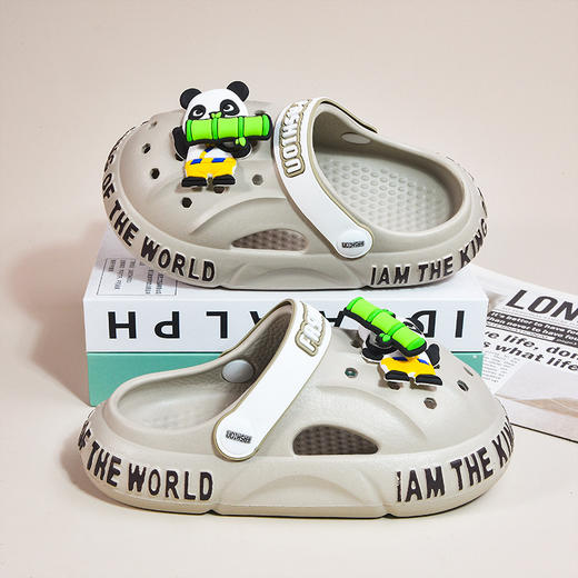 【可旋转熊猫滴塑！纵享趣味童年】夏季新款儿童洞洞鞋防滑软底外穿室内可旋转沙滩包头小孩凉拖鞋男。ry 商品图1