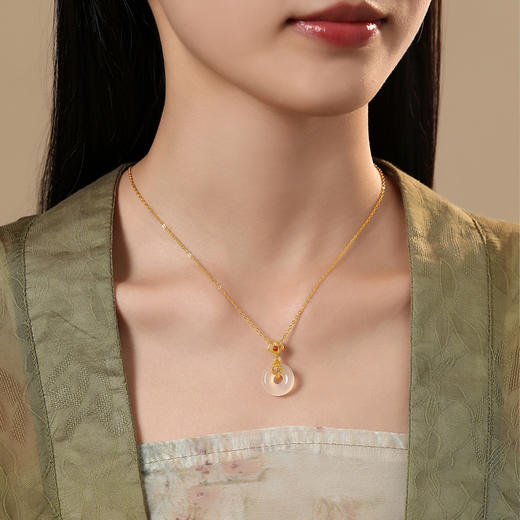 【福气平安】卡蒂罗/KADER 网红爆款 如意福牌玉髓项链 新中式小众锁骨链福禄平安扣吊坠 妈妈礼盒#好运 蛇年贺岁礼 商品图2