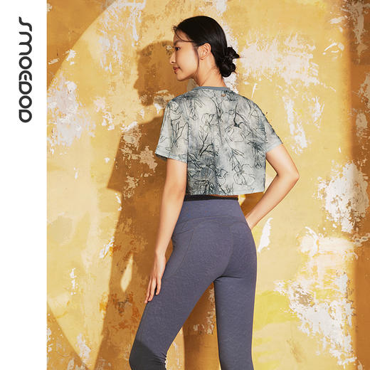 【3月活动】水沐伊朵夏瑜伽服印染T恤女罩衫宽松透气运动上衣50052 商品图3