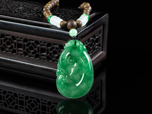 XY0039原创沉香+翡翠满果绿如意挂件 商品图2