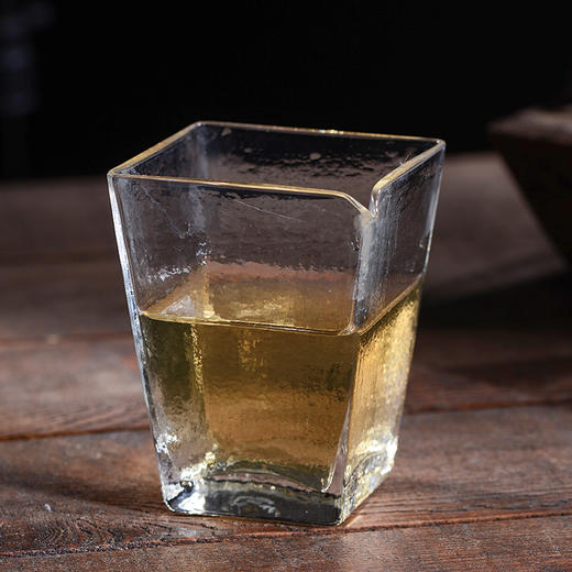 【预售8折，买7送1】2026《铜箐河乔木》春茶生茶 357克*1饼 商品图2