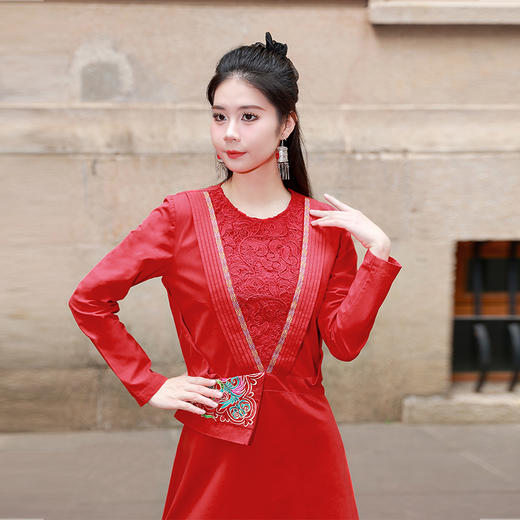 红色长袖款 |  山外绣花拼接连衣裙 | 现货加急发 商品图3