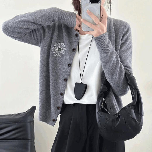 澄鱼生活小雏菊开衫 | 面料舒适柔软 软糯质感 温柔百搭 三色可选 商品图0