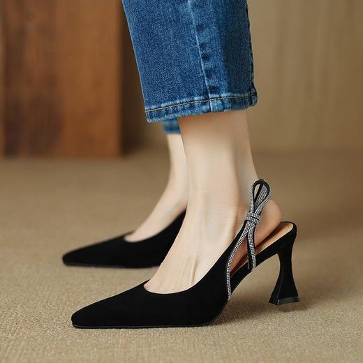 【预售5天】羊皮尖头一字后绊带粗跟高跟鞋新款真皮镂空水钻包头凉鞋单鞋WXJFG&W2440-X 商品图3