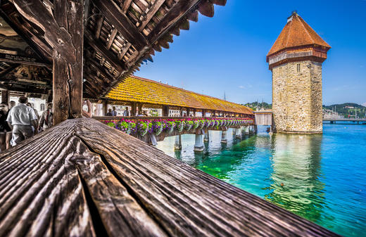 【春节】<西欧●法国+瑞士+意大利3国13天-深圳往返>TGV高速+黄金列车+黄金大运河游船+塞纳河游船+阿尔卑斯冰川3000+伯尔尼+琉森+卢浮宫+凡尔赛宫+威尼斯+佛罗伦萨+罗马+米兰大教堂 商品图4