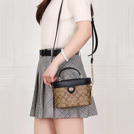 【品牌授权】【礼盒礼袋 】COACH蔻驰Kay 20 奥莱 经典老花盒子 KAY盒子包牛仔化妆包手提包单肩斜挎包C8165 商品图13