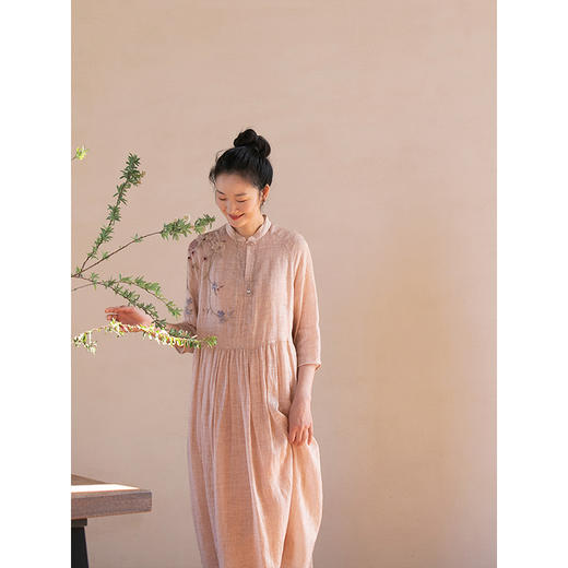 牧衣游原创 手工刺绣苎麻炒色连衣裙新品轻薄文艺气质长裙 清溪 商品图2