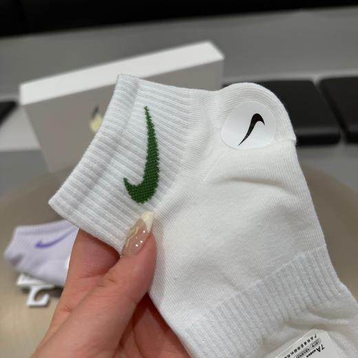 F075耐克春夏新款马卡龙女士盒装长袜 商品图2