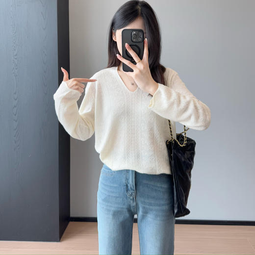 2025超洋气法式温柔显瘦显白V领提花显瘦针织长袖T恤女新款！ 商品图2