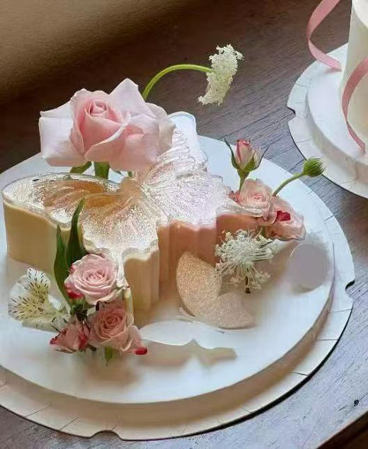 粉色蝴蝶慕斯 6英寸 商品图0